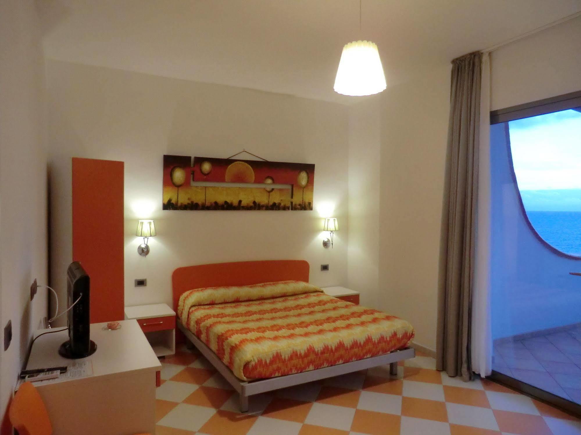 Mediterraneo Mare E Sole Marina di Palma Ngoại thất bức ảnh